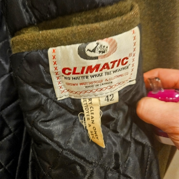 New without tags Classic design size 42 - Picture 1 of 4